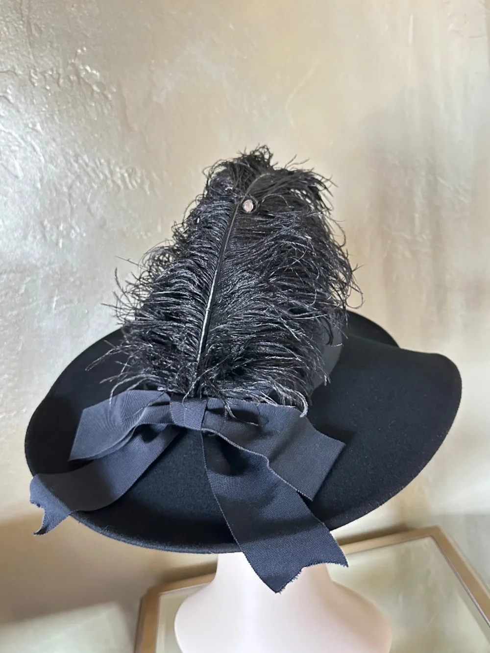 UPSCALE 1940s' BLACK FELT WIDE BRIM HAT + OSTRICH FEATHERS & RHINESTONE